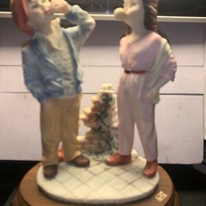 Rare vintage Capodimonte Style L'Arte Nel Mondo Figurine Italy Boy & Girl